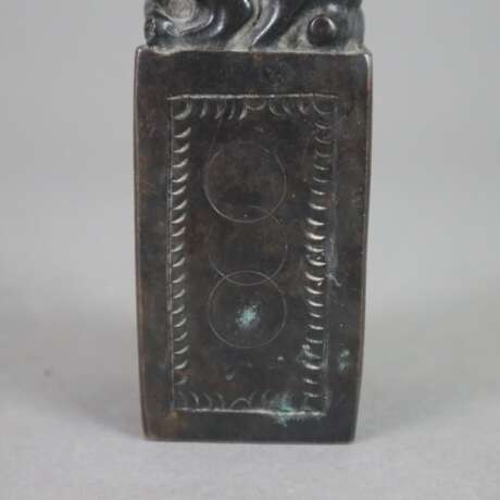 Figürlicher Bronzestempel - фото 5