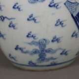 Blau-weiße Vase - фото 6