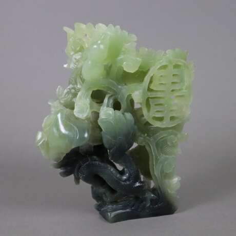 Jadeskulptur mit Drachenmotiven - photo 7