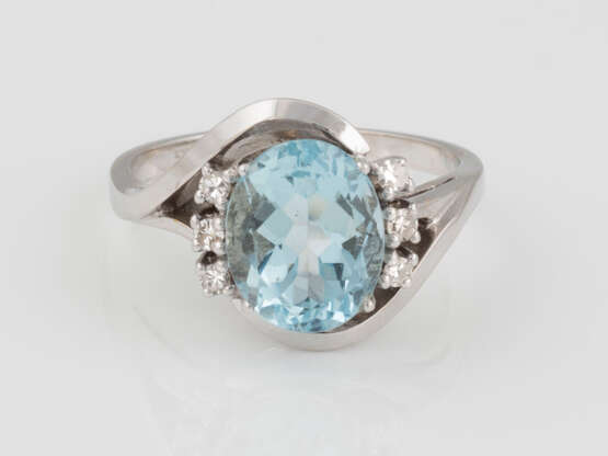 AQUAMARIN-RING MIT DIAMANTBESATZ - Foto 1