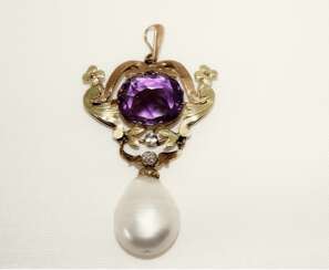Pendant with amethyst pearls and diamonds