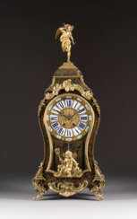 GROSSE PENDULE MIT BOULLE-MARQUETERIE