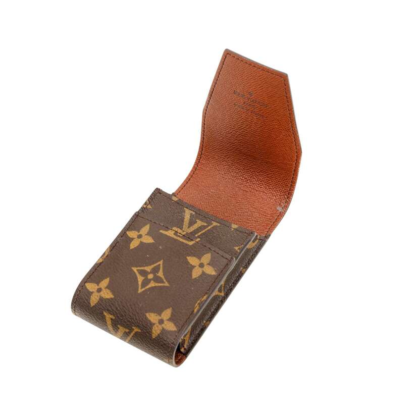 Louis Vuitton presume de logo en sus accesorios
