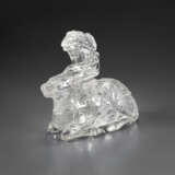 A VERY RARE AND FINELY CARVED ROCK CRYSTAL `STAG AND GONG` GROUP - фото 3
