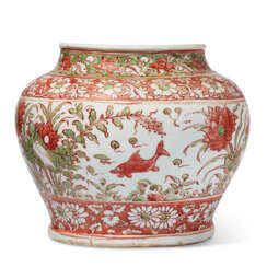 A VERY RARE GREEN AND RED-ENAMELED &#39;FISH&#39; JAR