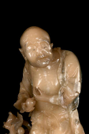 A RARE AND FINELY CARVED BAIFURONG FIGURE OF A STANDING LUOHAN - Foto 5