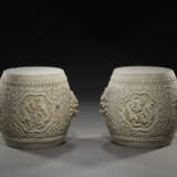 A RARE PAIR OF IMPERIAL CARVED WHITE MARBLE DRUM STOOLS - фото 1