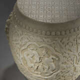 A RARE PAIR OF IMPERIAL CARVED WHITE MARBLE DRUM STOOLS - фото 5