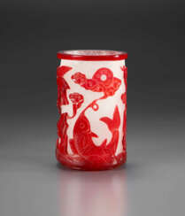 A RED-OVERLAY BUBBLE-SUFFUSED GLASS BRUSH POT