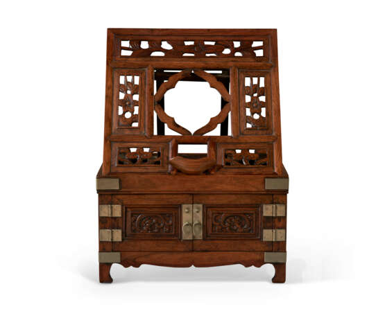 A HUANGHUALI DRESSING CASE WITH FOLDING MIRROR STAND - фото 1