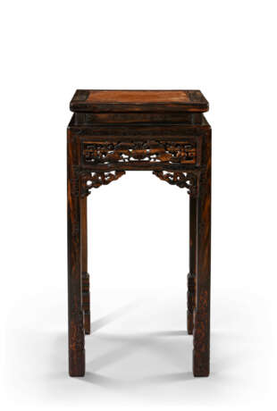 A RARE CARVED SILVER AND GOLD-INLAID BURL-INSET HARDWOOD STAND - фото 3