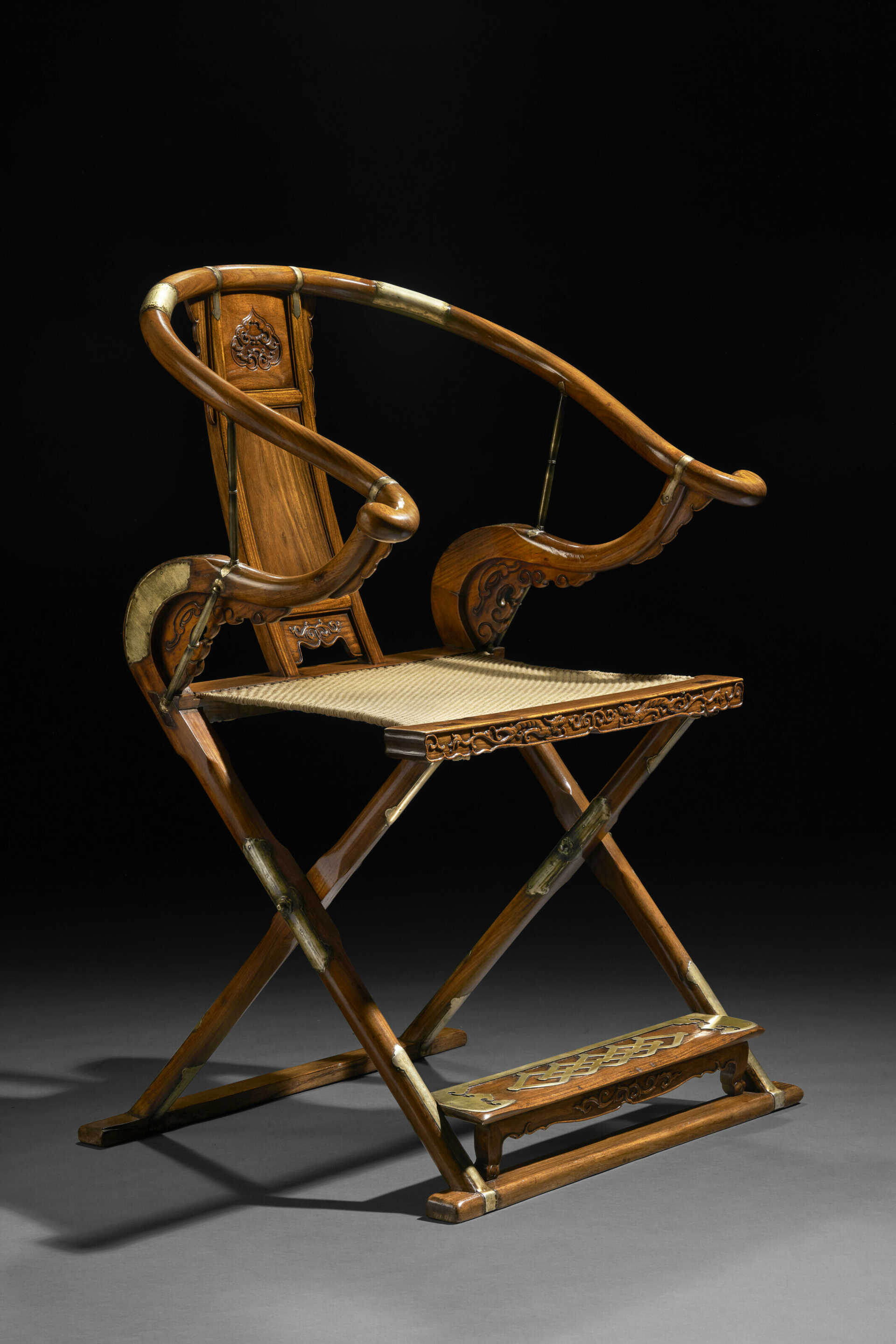 AN EXCEPTIONAL AND VERY RARE HUANGHUALI FOLDING CHAIR