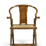 AN EXCEPTIONAL AND VERY RARE HUANGHUALI FOLDING CHAIR - photo 3