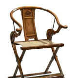 AN EXCEPTIONAL AND VERY RARE HUANGHUALI FOLDING CHAIR - photo 4