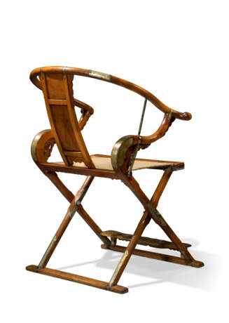 AN EXCEPTIONAL AND VERY RARE HUANGHUALI FOLDING CHAIR - photo 5