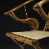 AN EXCEPTIONAL AND VERY RARE HUANGHUALI FOLDING CHAIR - фото 9