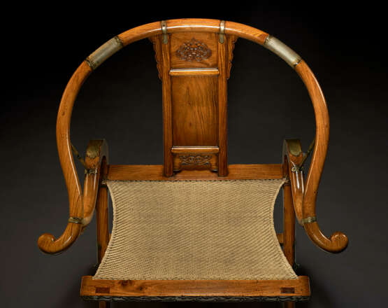 AN EXCEPTIONAL AND VERY RARE HUANGHUALI FOLDING CHAIR - фото 11