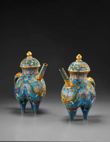 A RARE PAIR OF CLOISONN&#201; ENAMEL HE-FORM VESSELS AND COVERS - фото 1