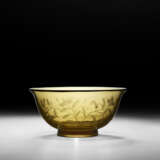 A VERY RARE WHEEL-ENGRAVED TRANSLUCENT YELLOW GLASS BOWL - фото 1