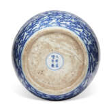 A LARGE BLUE AND WHITE REVERSE-DECORATED `CRANES` JAR - photo 3