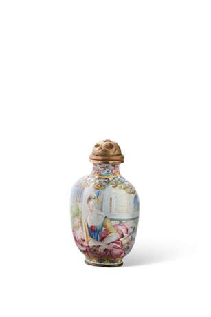 A RARE AND FINELY DECORATED BEIJING ENAMEL SNUFF BOTTLE - фото 3