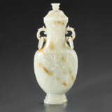 A CARVED MUGHAL-STYLE GREENISH-WHITE JADE VASE AND COVER - фото 3