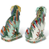 A PAIR OF FAMILLE VERTE FIGURES OF BUDDHIST LIONS - фото 2