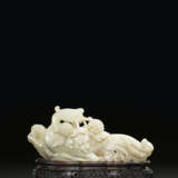 A WHITE JADE CARVING OF A PHOENIX - photo 1