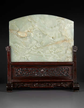 A CARVED WHITE JADE TABLE SCREEN - фото 2
