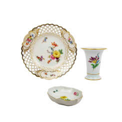 MEISSEN 3-piece set of 'floral decorations', 1st and 2nd choice, before 1924:
