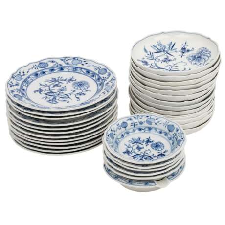 MEISSEN 71 pieces 'Onion pattern', 1st and 2nd choice, 19th/21st c. - фото 6
