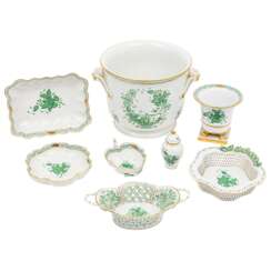 HEREND 8-piece set 'Apponyi green' and 'Indian basket green', 20th c.: