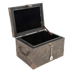 BOX WITH DRAGON DECOR,