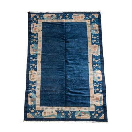 Carpet. CHINA, 1st half of 20th century, 205x125 cm. - фото 1