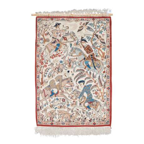 Oriental carpet with silk. ISFAHAN/PERSIA, 20th c.. 105x70 cm. - фото 1