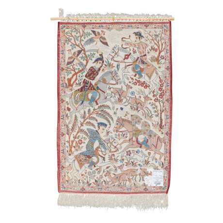 Oriental carpet with silk. ISFAHAN/PERSIA, 20th c.. 105x70 cm. - photo 2
