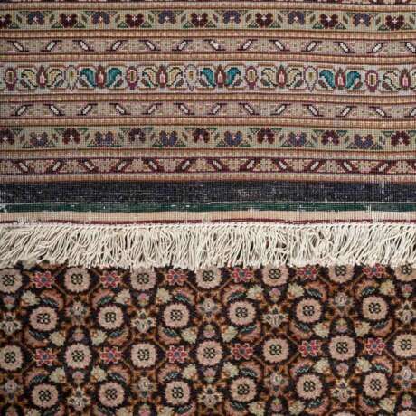 Oriental carpet. TÄBRIZ fine/PERSIA, 20th century, 392x305 cm. - Foto 3