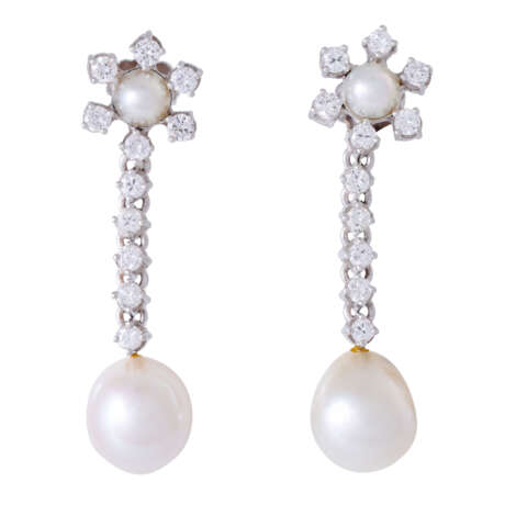 Earrings with pearls and diamonds total ca. 0,66 ct, - photo 1