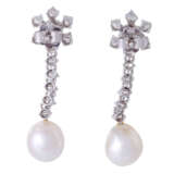Earrings with pearls and diamonds total ca. 0,66 ct, - фото 2