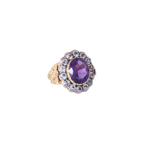 Ring with oval amethyst entouraged by round fac. Rock crystal, - photo 1