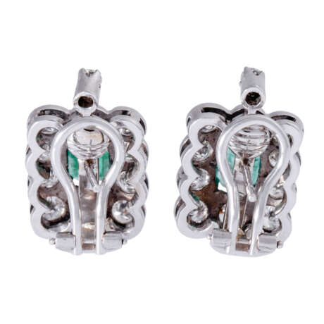 Earrings with emeralds comp. ca. 1,5 ct and diamonds comp. ca. 2 ct, - Foto 2