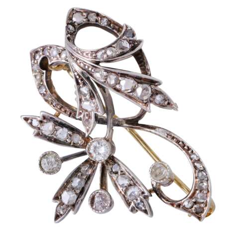 Brooch with diamonds total ca. 1 ct, - фото 3