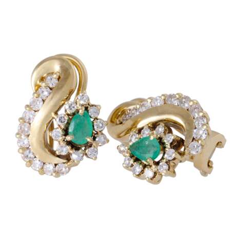 Ear clip studs with emerald drops - photo 3