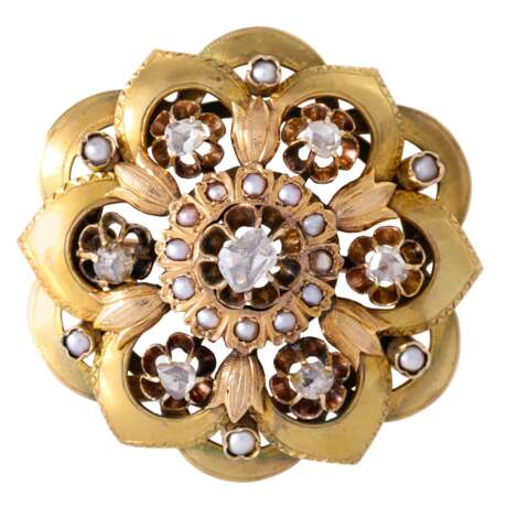 Historism fine floral brooch with diamond roses and half pearls, - photo 1