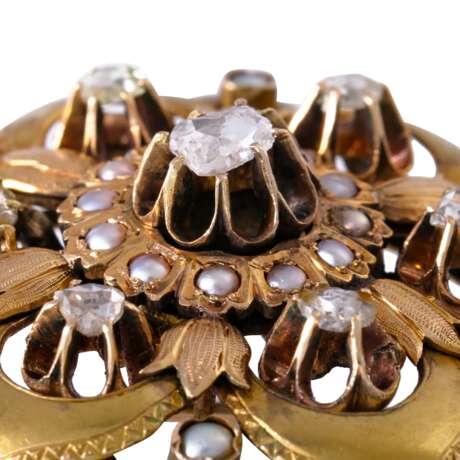 Historism fine floral brooch with diamond roses and half pearls, - photo 4