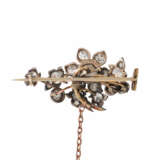 Floral brooch with beautiful diamonds of total ca. 3,5 ct, - Foto 3