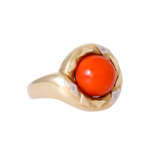 Ring with coral and 3 octagonal diamonds, - photo 1