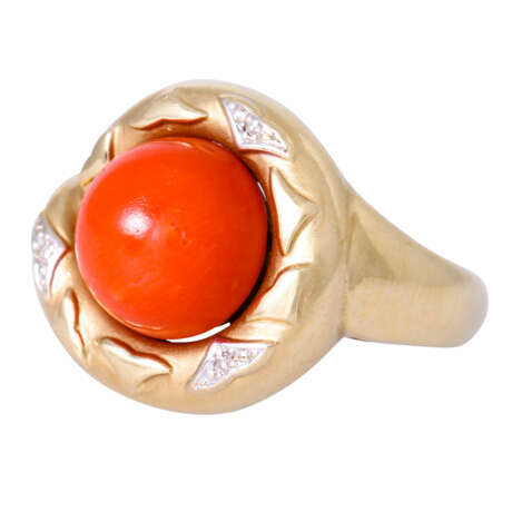 Ring with coral and 3 octagonal diamonds, - photo 5