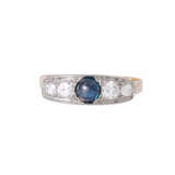 Ring with sapphire cabochon and 4 diamonds, total ca. 0,5 ct, - фото 2