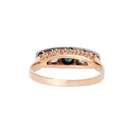 Ring with sapphire cabochon and 4 diamonds, total ca. 0,5 ct, - фото 4